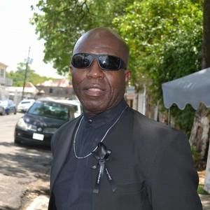 Meet your Posher, Reginald